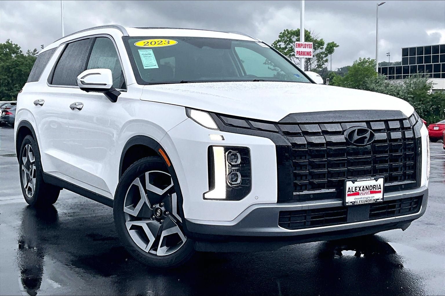 Used 2023 Hyundai Palisade Limited AWD/4WD image 2