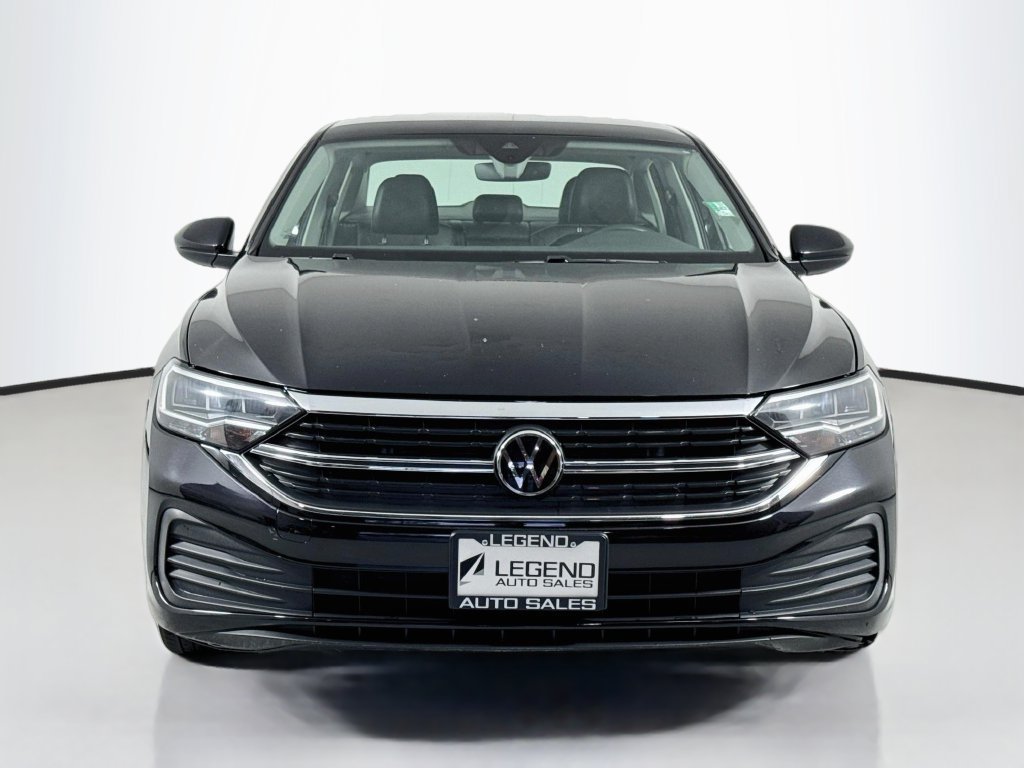 Used 2024 Volkswagen Jetta SE FWD image 3