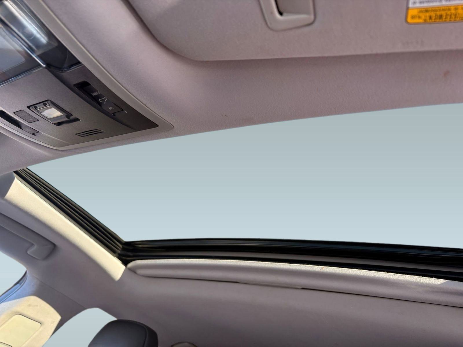 Used 2021 Lexus RX 350L Premium image 15