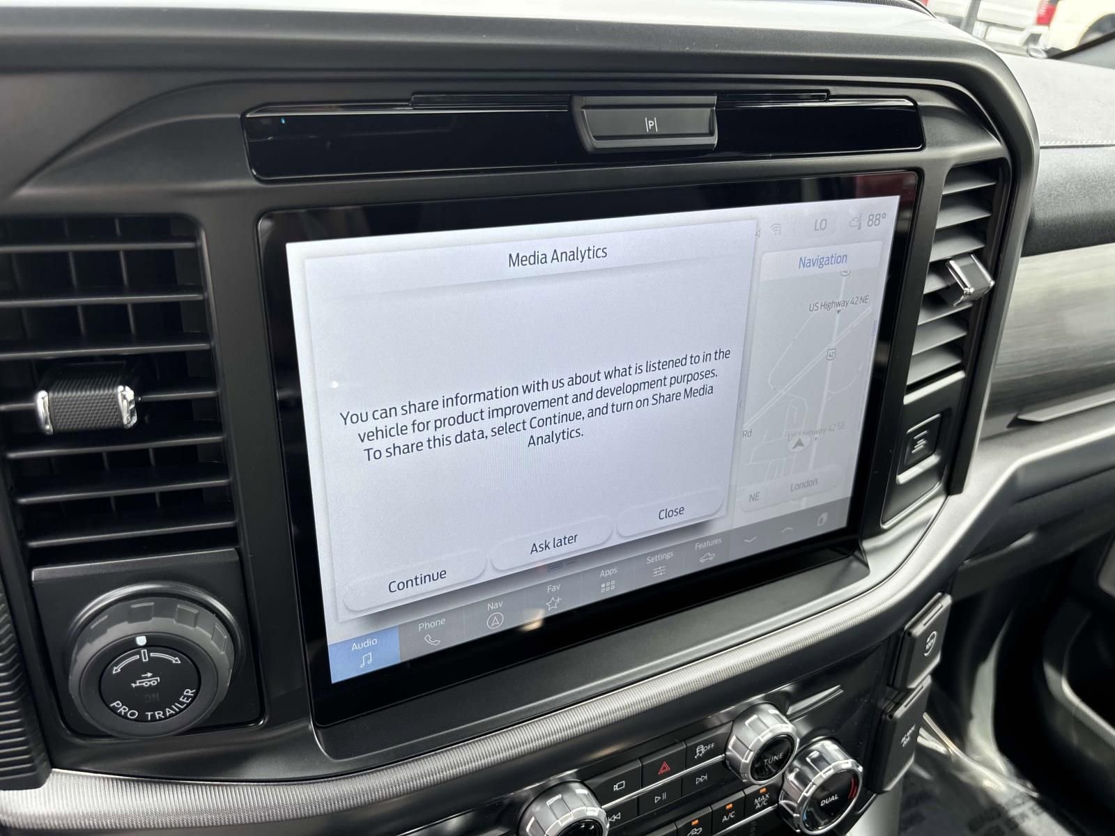 New 2025 Ford F150 Lariat w/ Equipment Group 502A High image 4