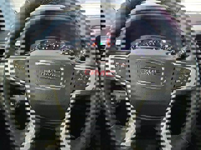 Used 2023 GMC Acadia SLT image 19