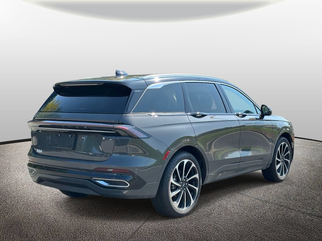 Used 2025 Lincoln Nautilus Black Label AWD/4WD image 2
