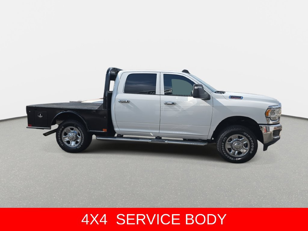 Used 2024 RAM 2500 Tradesman w/ Chrome Appearance Group AWD/4WD image 4