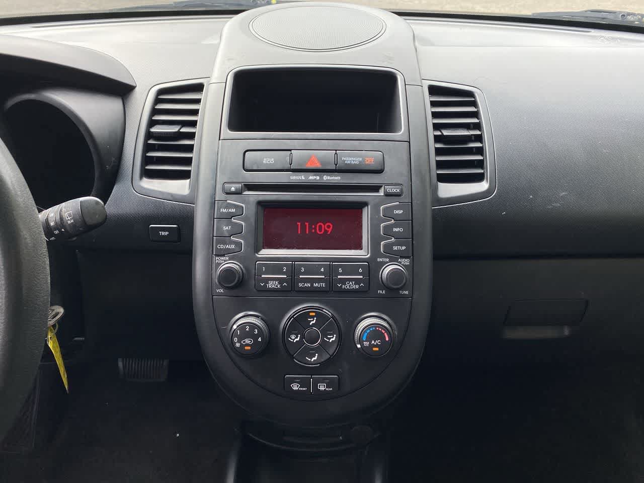Used 2012 Kia Soul FWD image 25