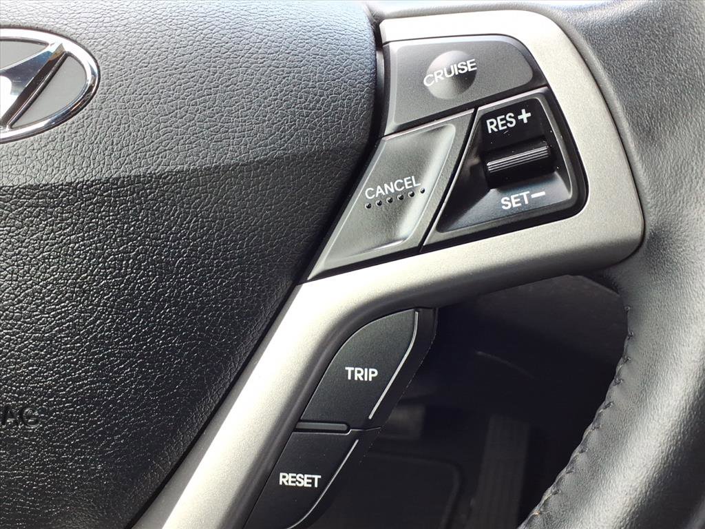 Used 2017 Hyundai Veloster Value Edition image 26