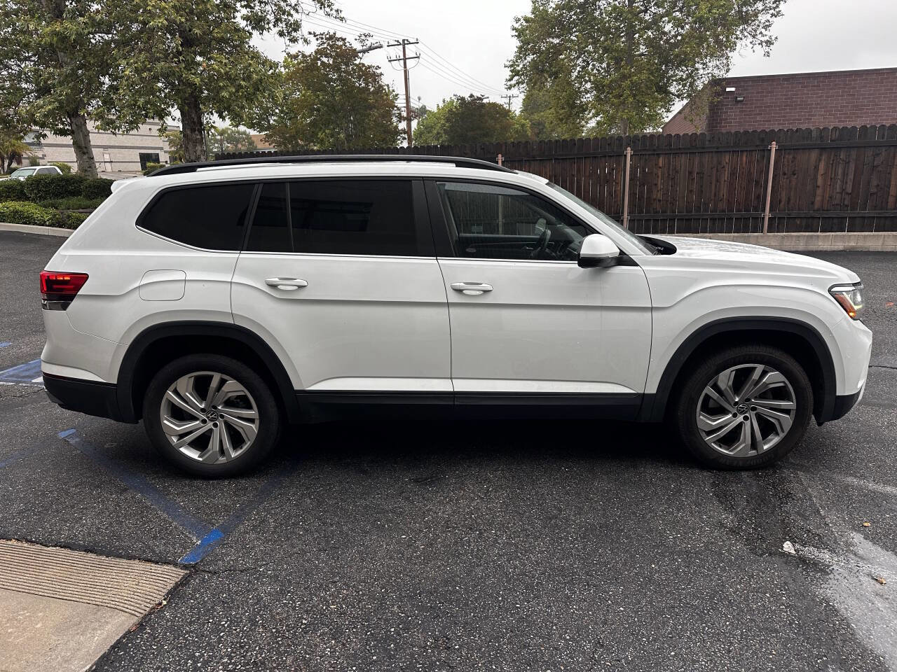 Used 2021 Volkswagen Atlas SE w/ Panoramic Sunroof Package image 6