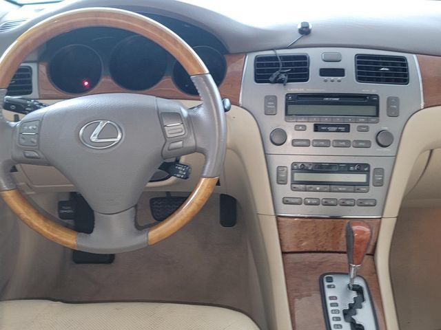 Used 2005 Lexus ES 330 FWD image 13