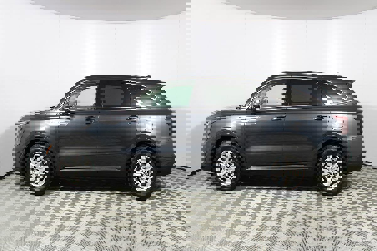 Used 2024 Kia Sorento LX image 29