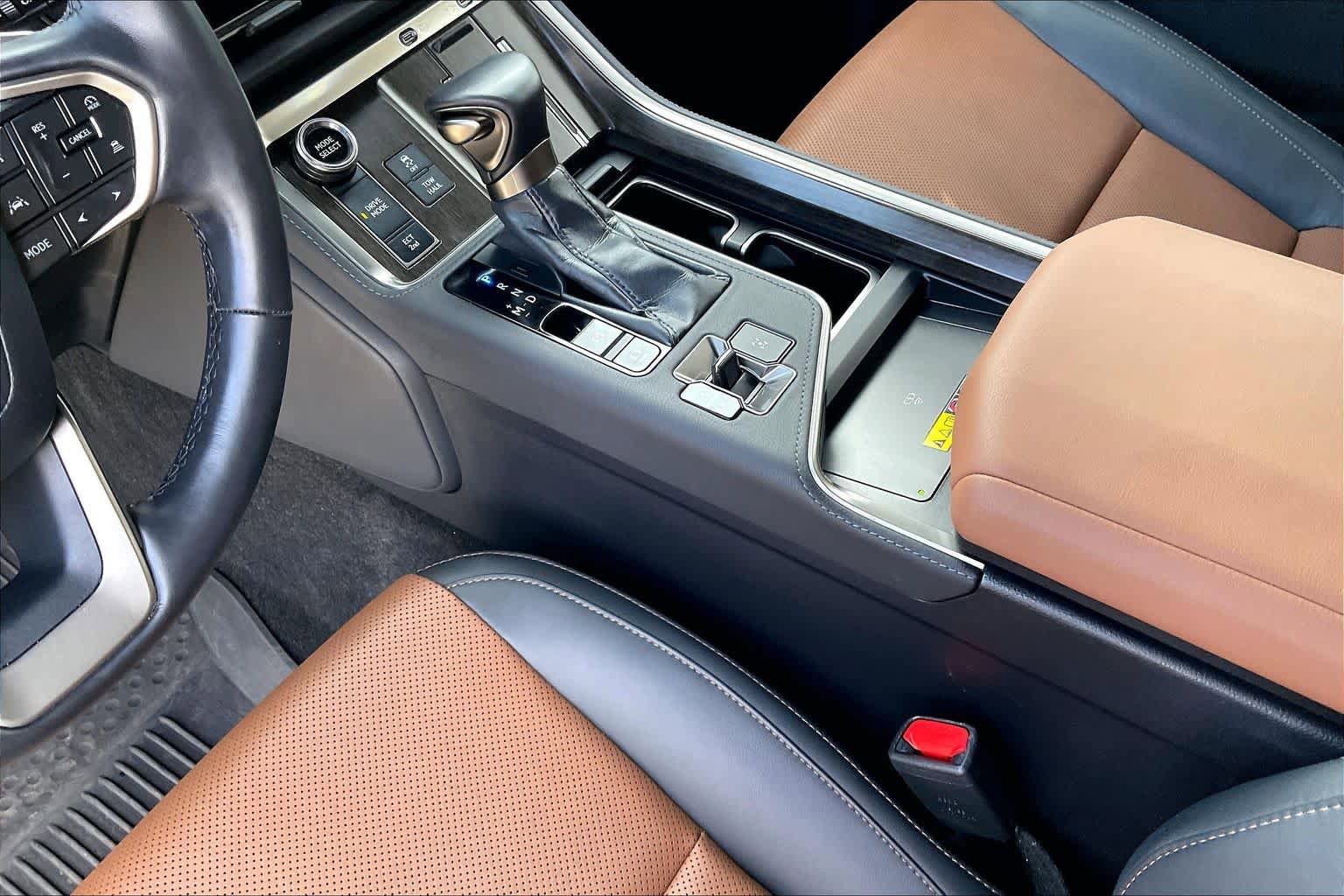 Certified 2024 Lexus GX 550 w/ Accessory Package (31) image 15
