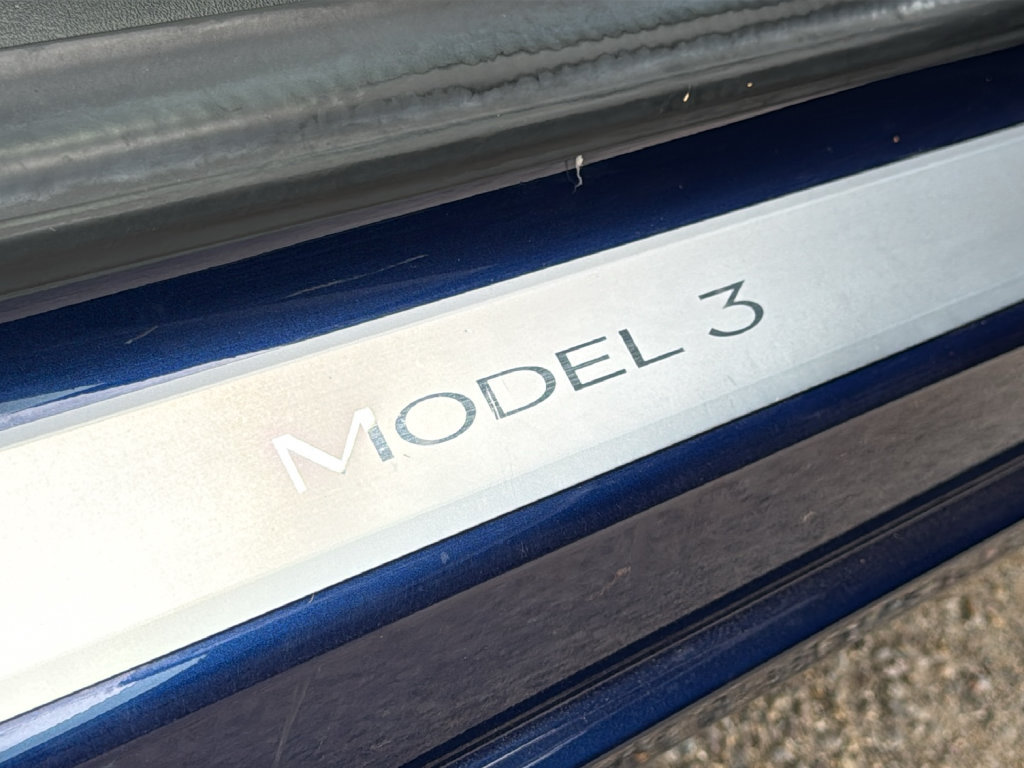 Used 2017 Tesla Model 3 Long Range RWD image 13