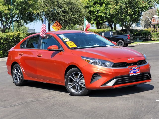 Used 2023 Kia Forte LXS image 2
