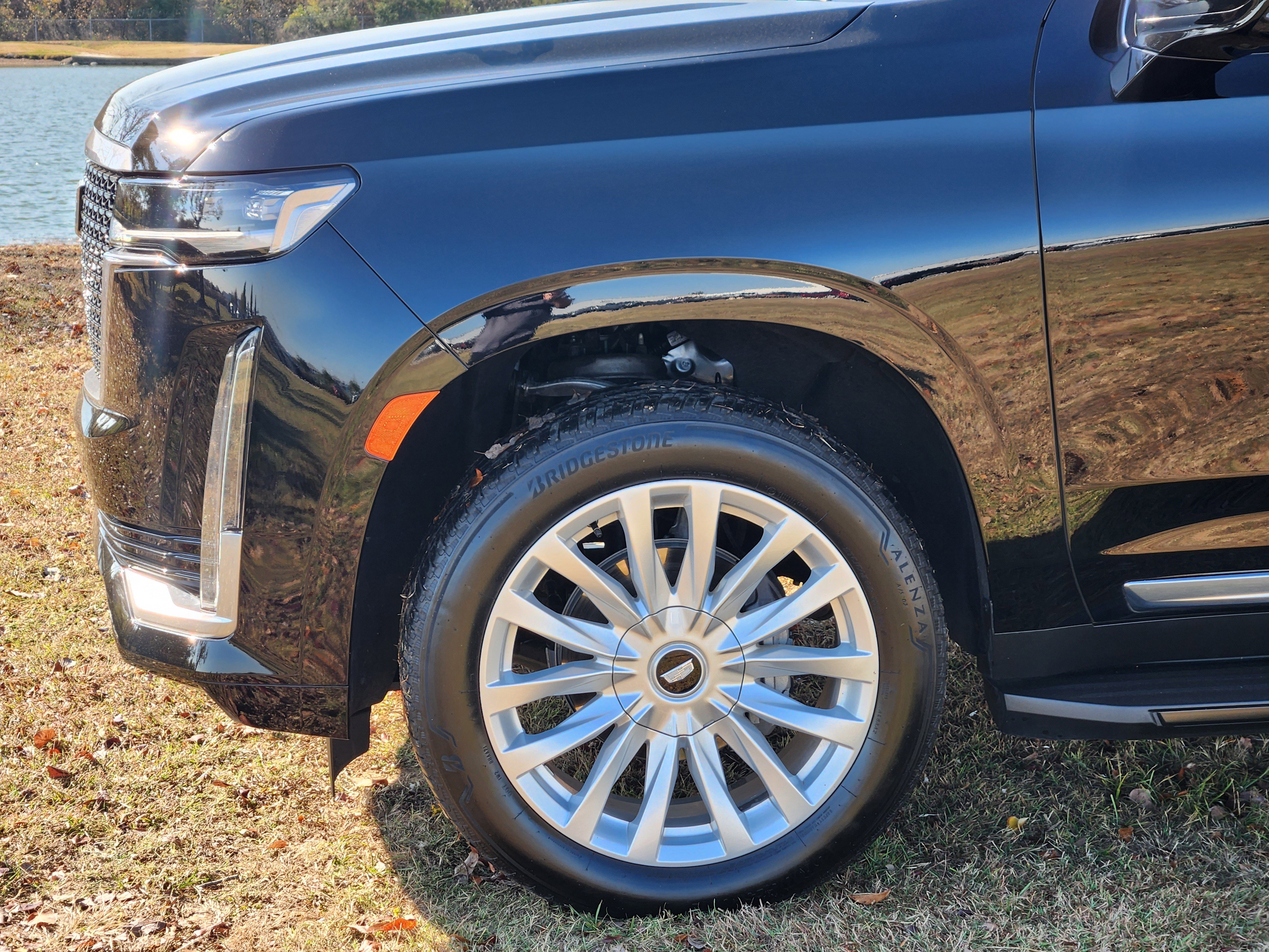 Certified 2024 Cadillac Escalade Luxury image 8