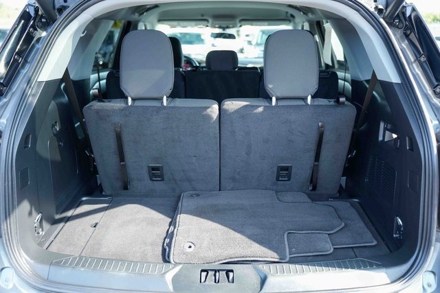 Used 2023 Ford Explorer XLT image 12