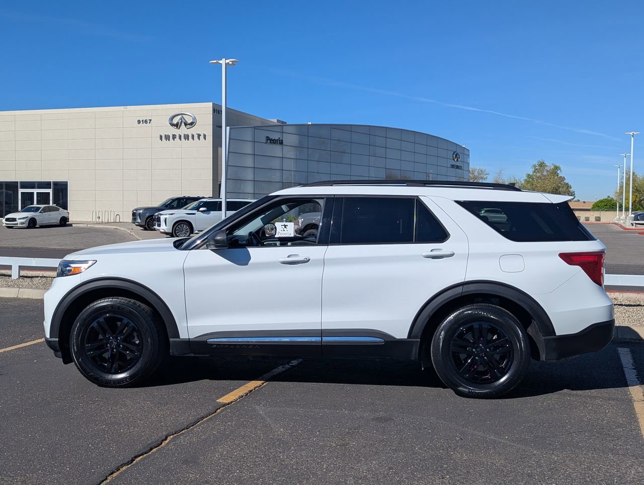 Used 2023 Ford Explorer XLT w/ Equipment Group 202A image 3