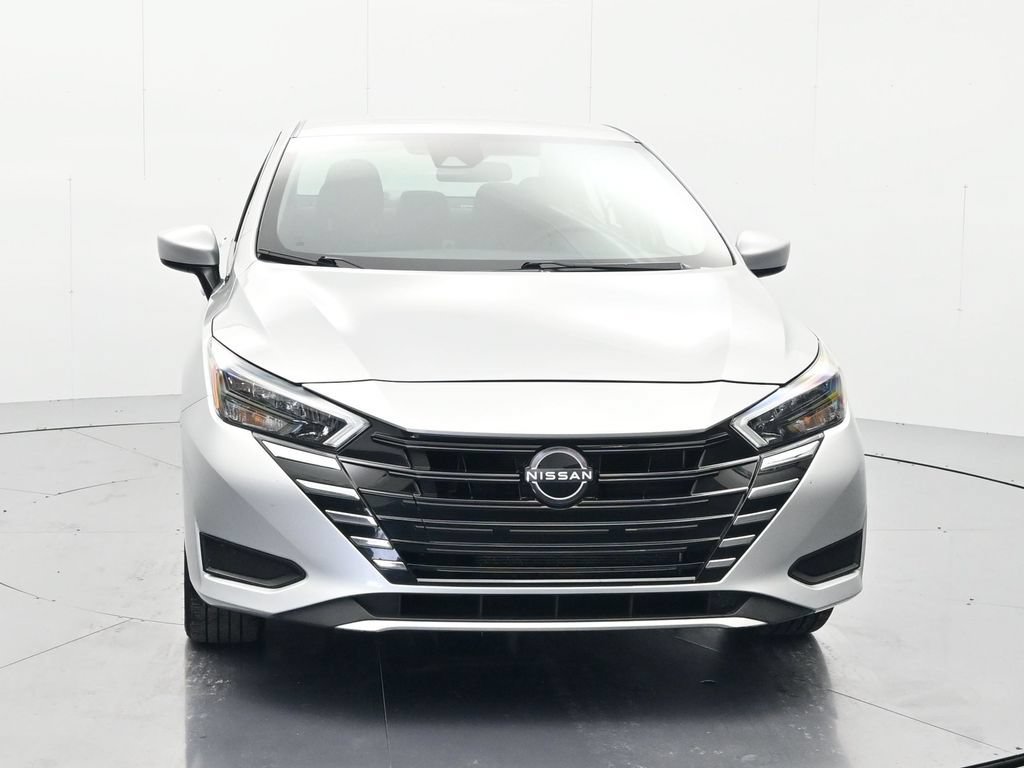 Used 2025 Nissan Versa SV FWD image 2