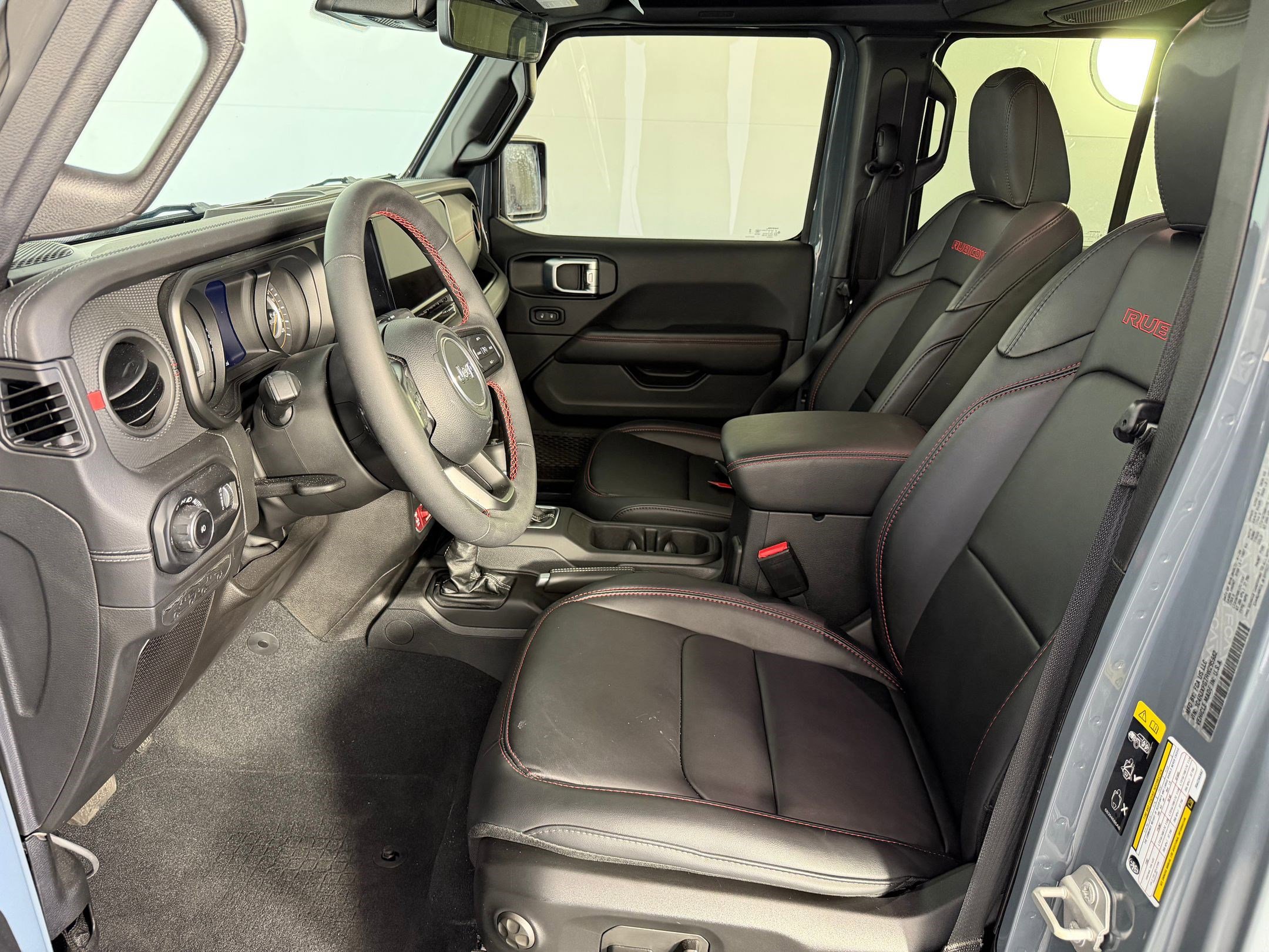 Used 2024 Jeep Wrangler Unlimited Rubicon image 5