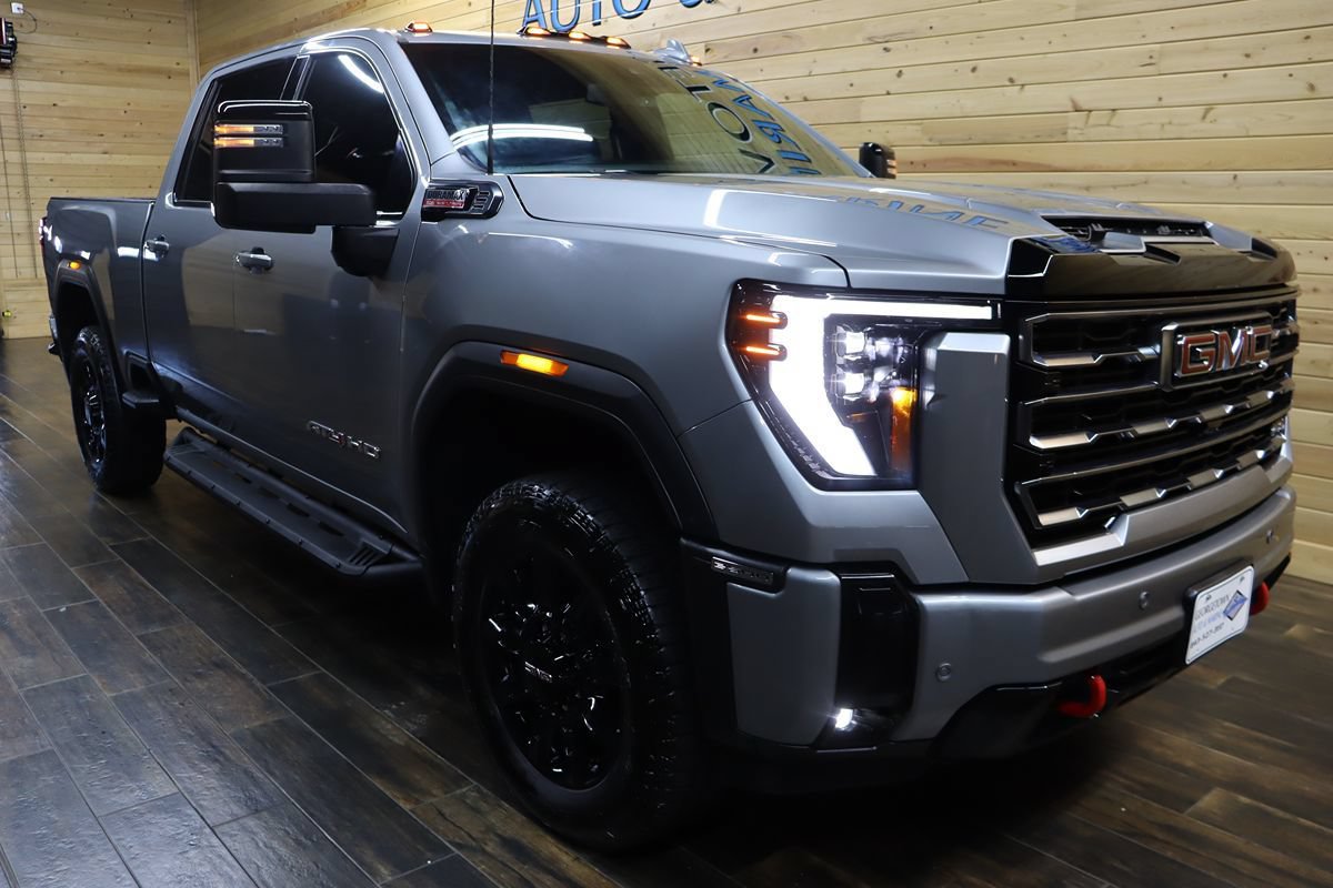 Used 2025 GMC Sierra 2500 AT4 w/ AT4 Preferred Package AWD/4WD image 2