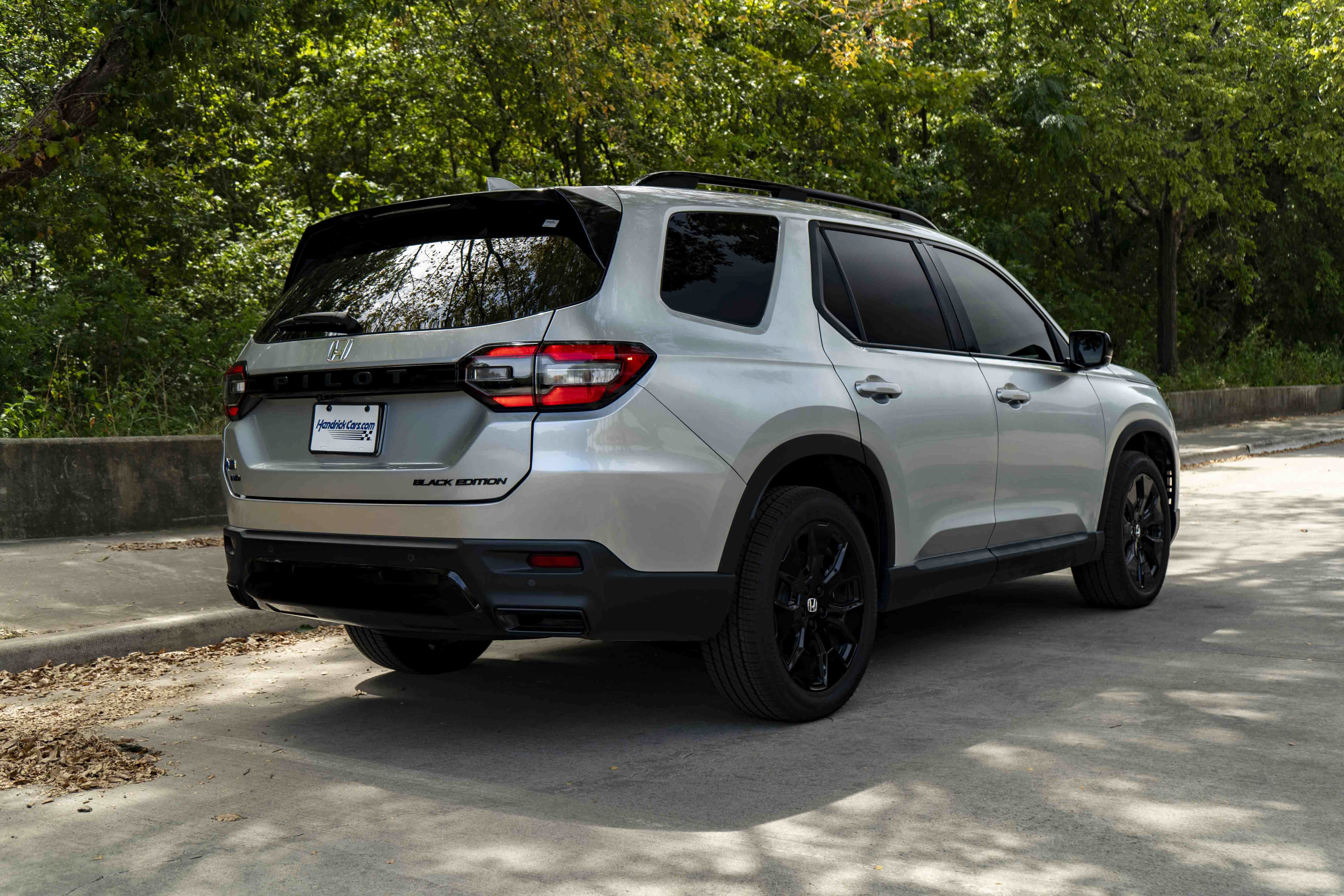 Used 2026 Honda Pilot Black Edition image 9