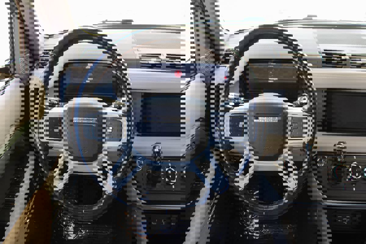 Used 2021 Land Rover Defender 110 SE image 31