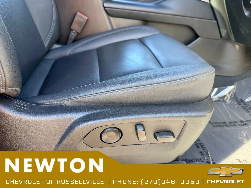 Used 2022 Chevrolet Suburban LT RWD image 15