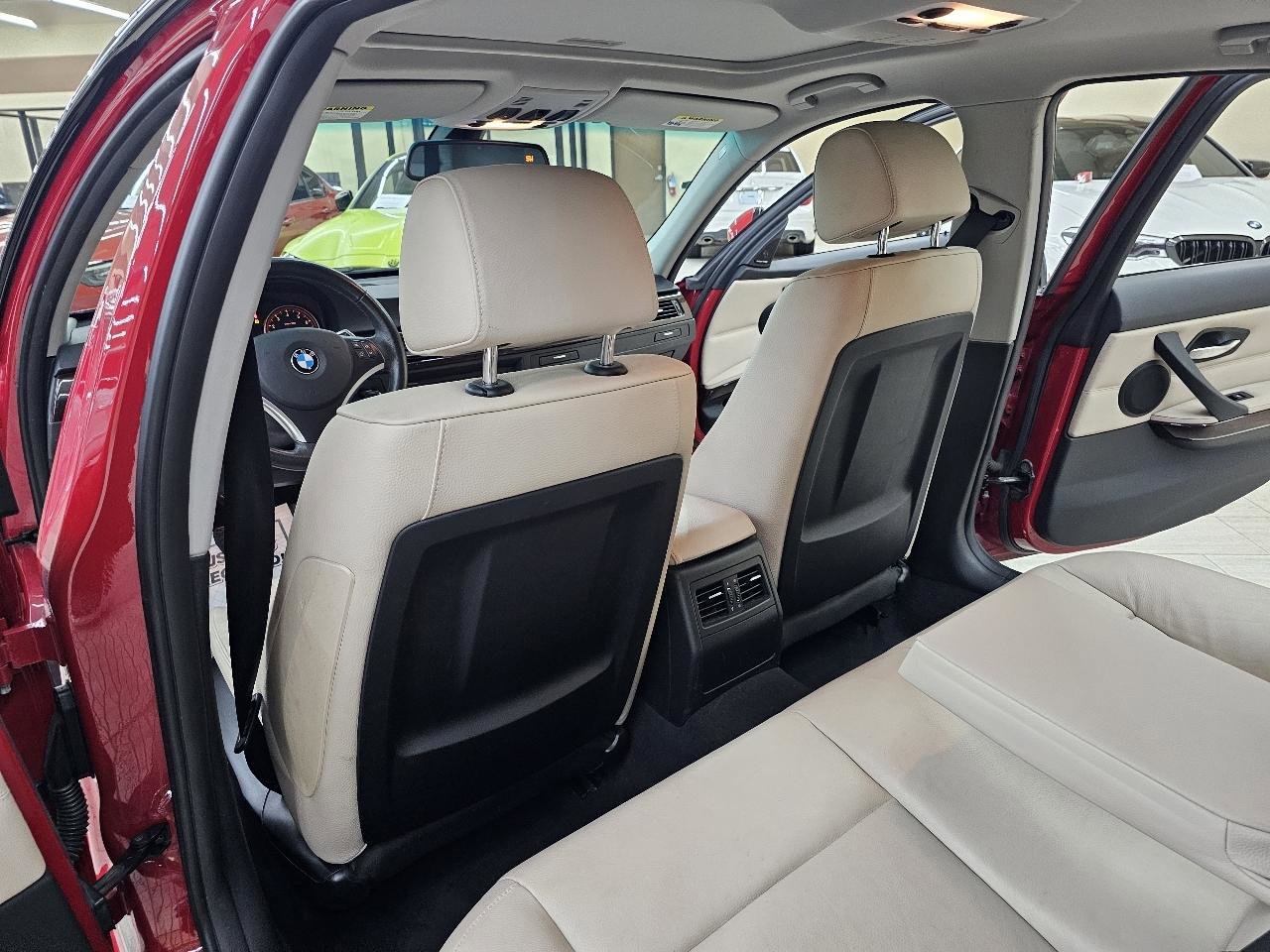 Used 2011 BMW 335i Sedan RWD image 25