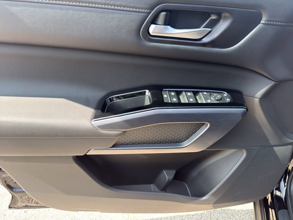 New 2026 Nissan Pathfinder SL AWD/4WD image 13