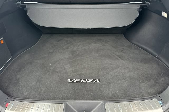Used 2023 Toyota Venza XLE AWD/4WD image 19