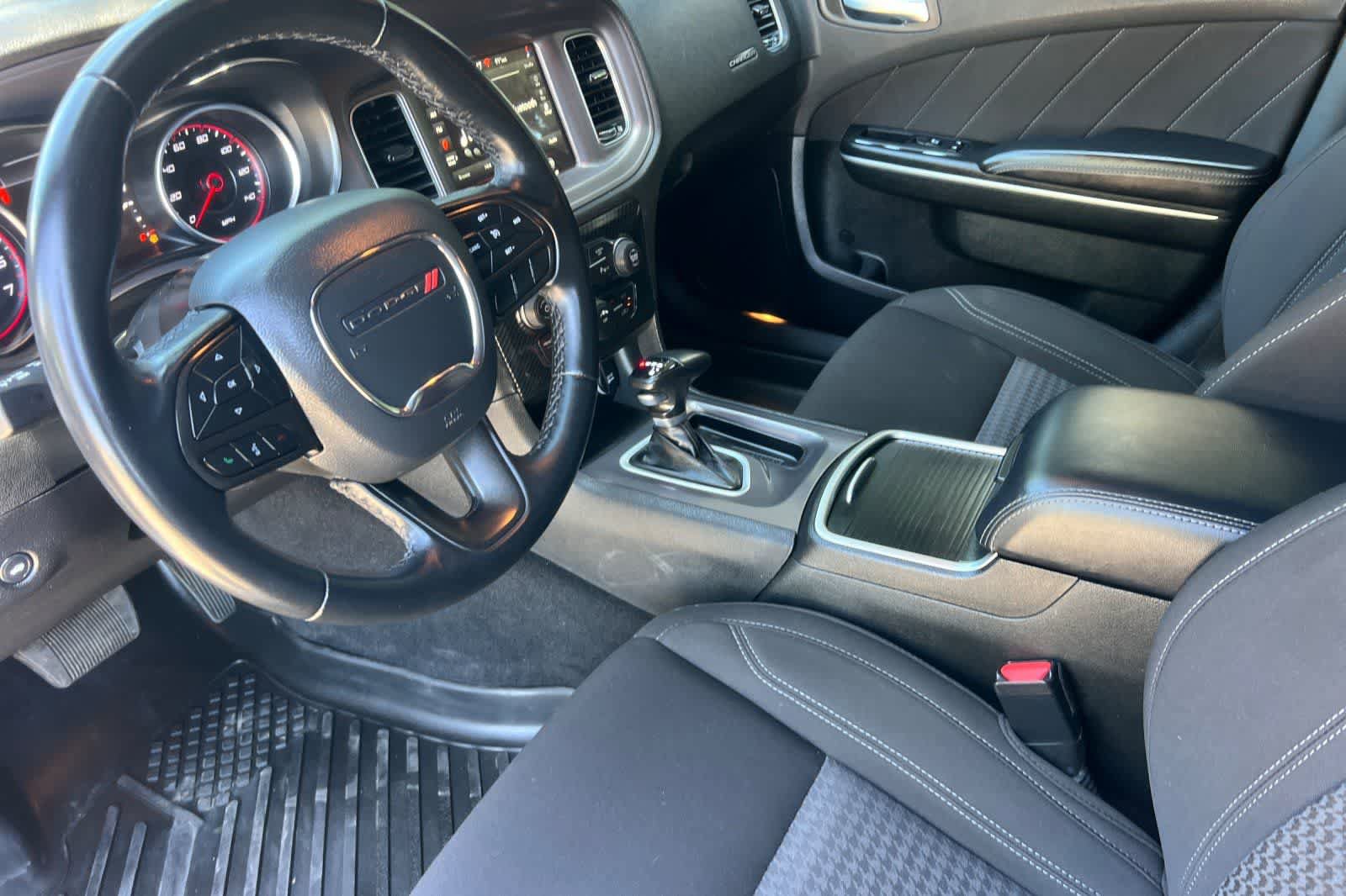 Used 2023 Dodge Charger SXT RWD image 12