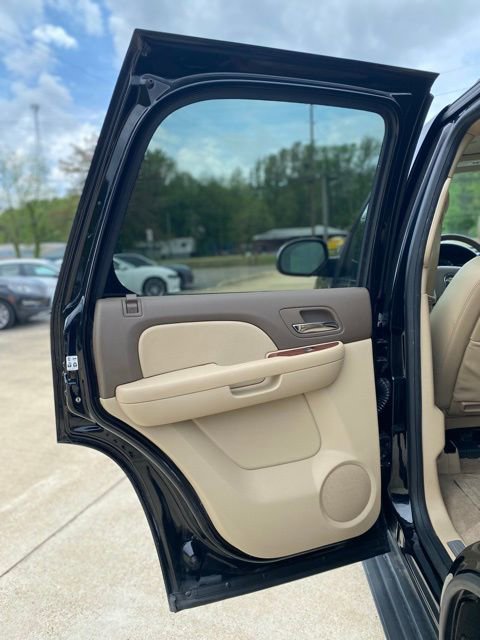 Used 2013 Chevrolet Tahoe LTZ RWD image 9