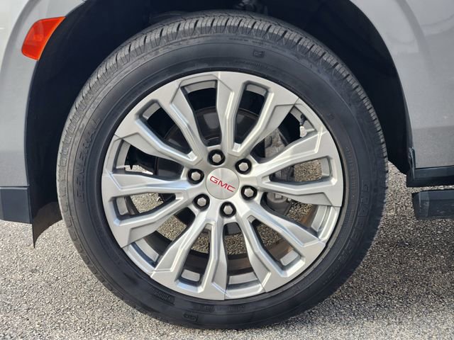 Used 2023 GMC Yukon XL Denali image 8