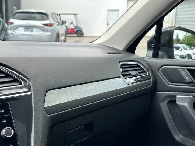 Used 2020 Volkswagen Tiguan SEL image 29