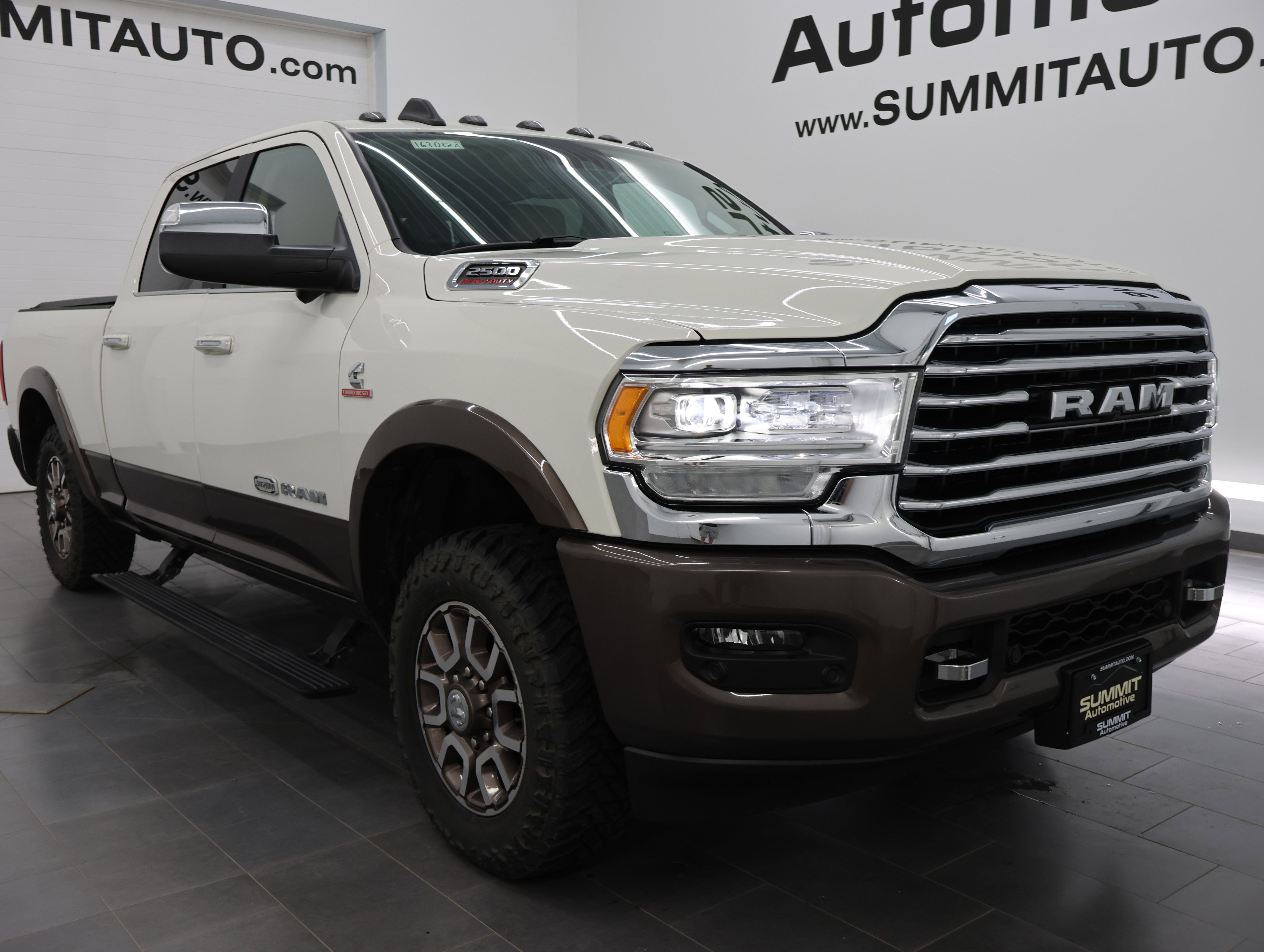 Used 2019 RAM 2500 Limited AWD/4WD image 2
