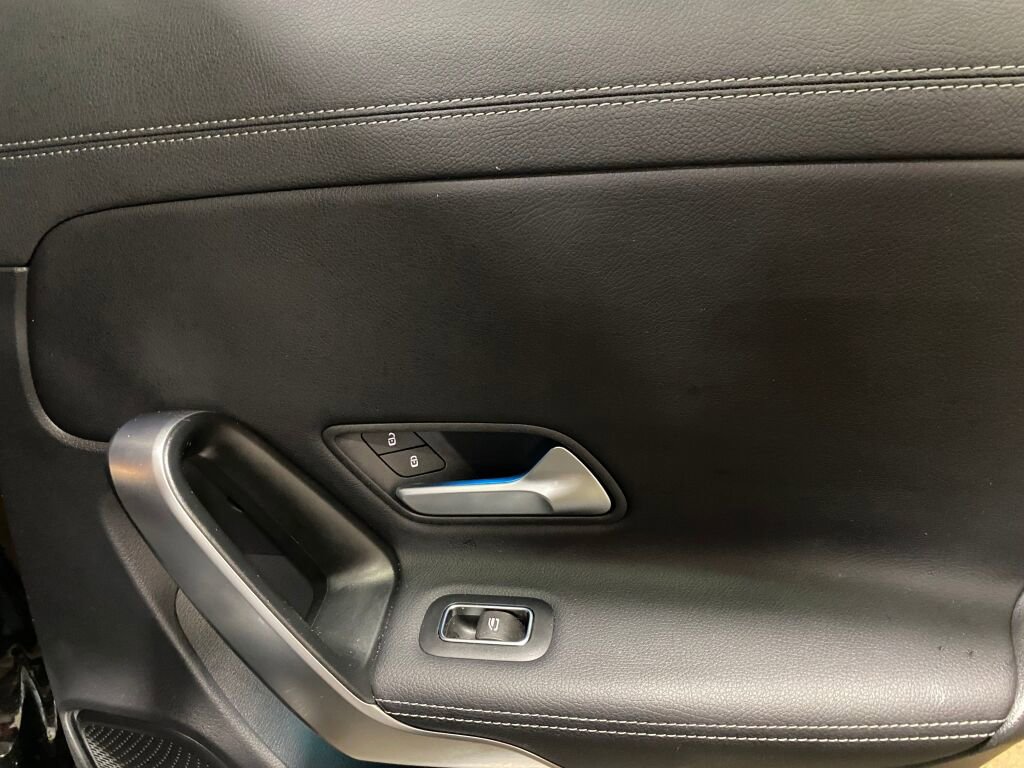 Used 2023 Mercedes-Benz CLA 250 4MATIC image 23