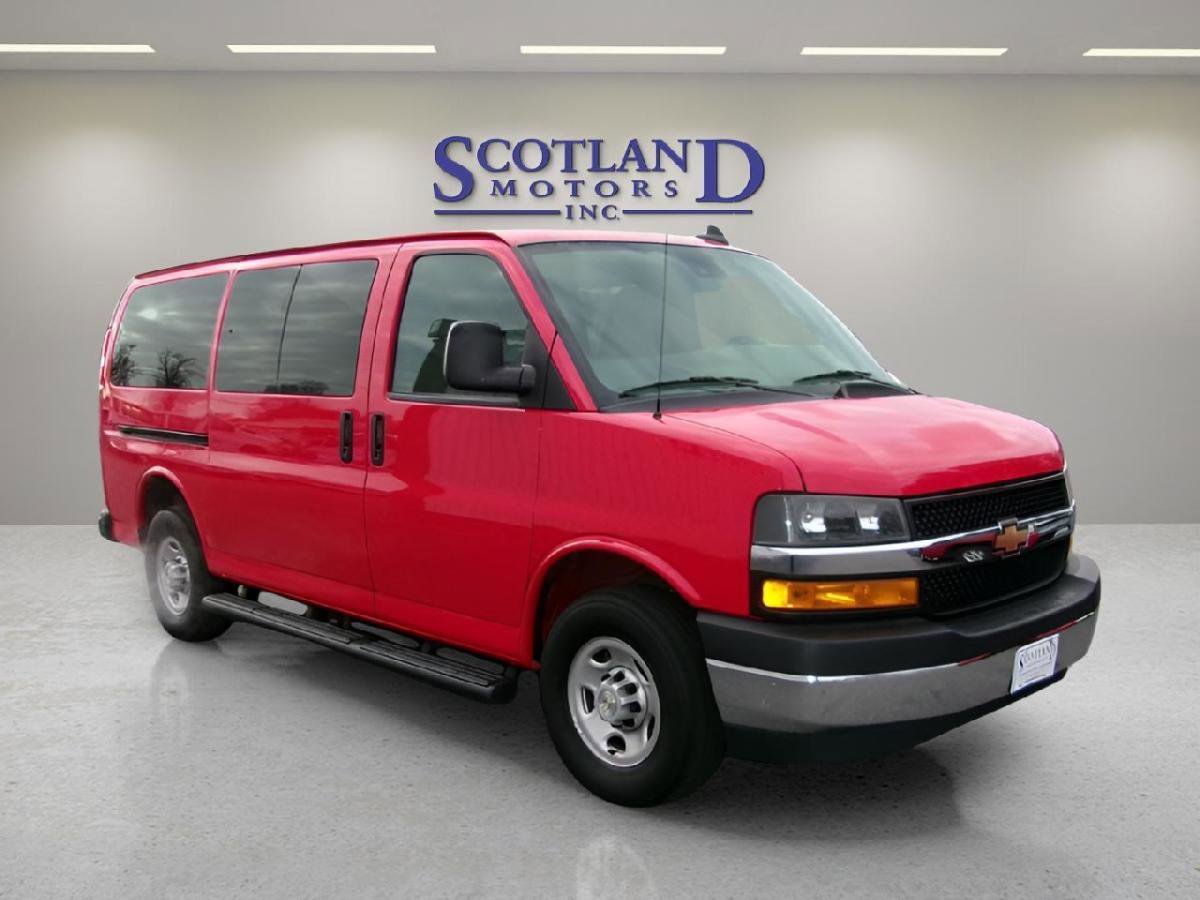 Used 2024 Chevrolet Express 2500 LT w/ LT Preferred Equipment Group RWD image 4