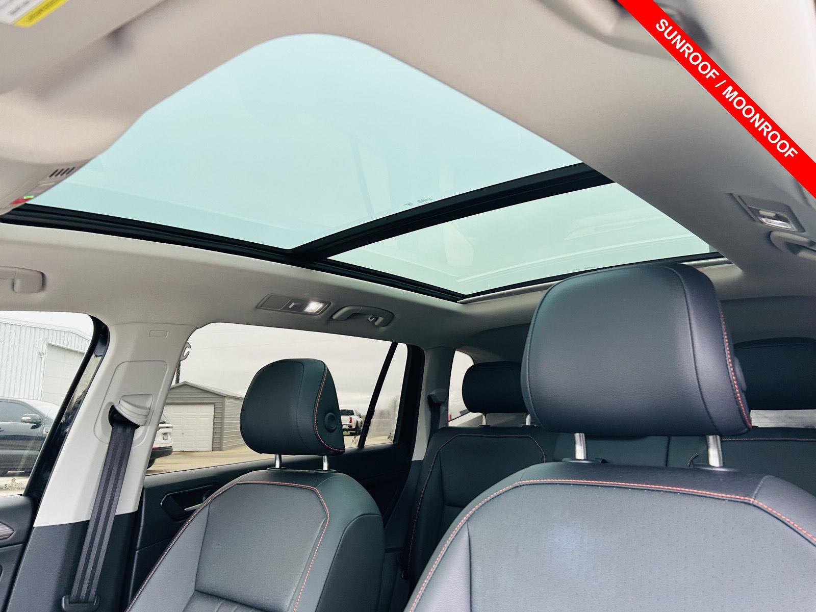 Used 2024 Volkswagen Tiguan Wolfsburg Edition w/ Panoramic Sunroof Package image 4