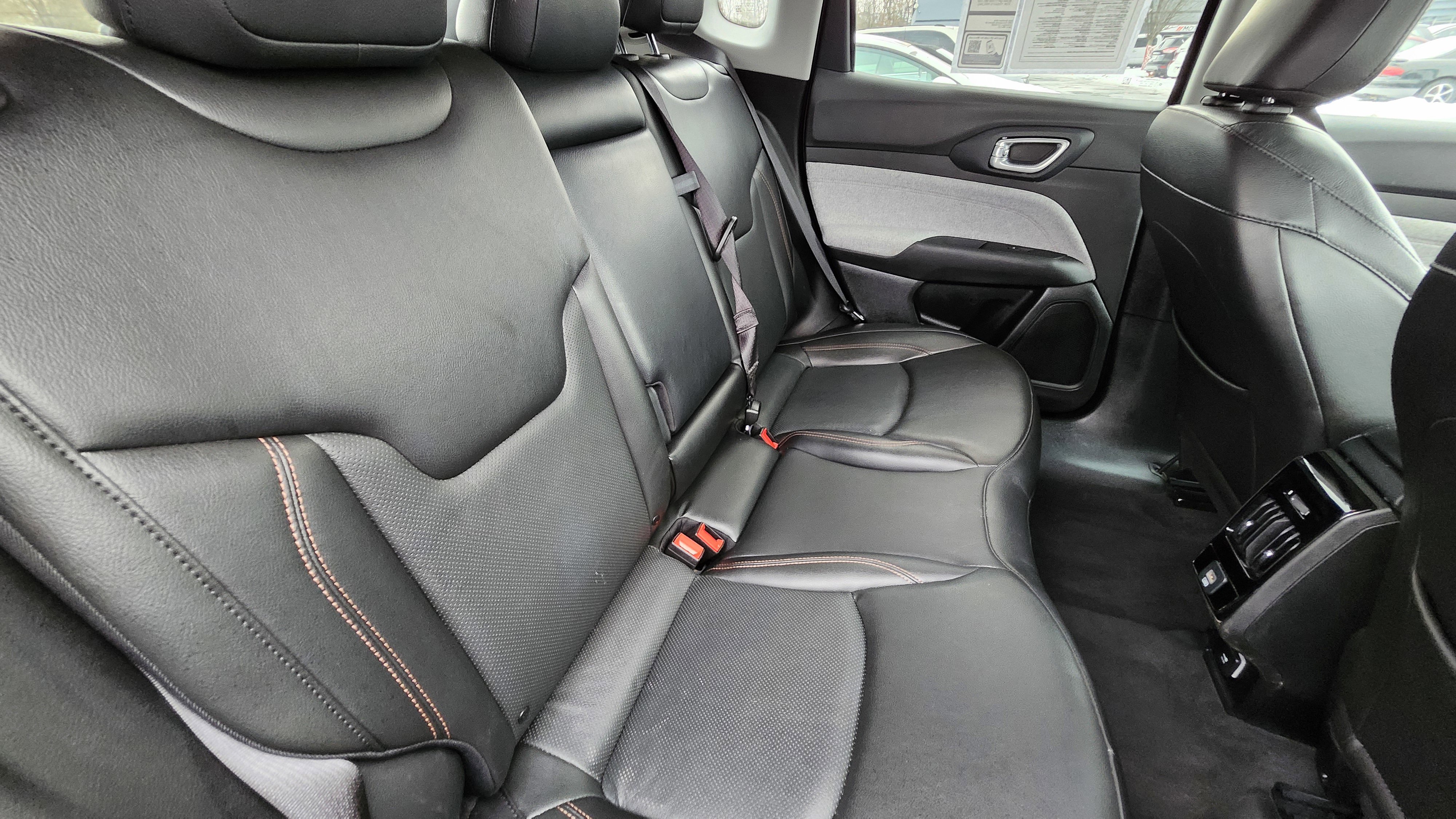 Used 2022 Jeep Compass Latitude image 21