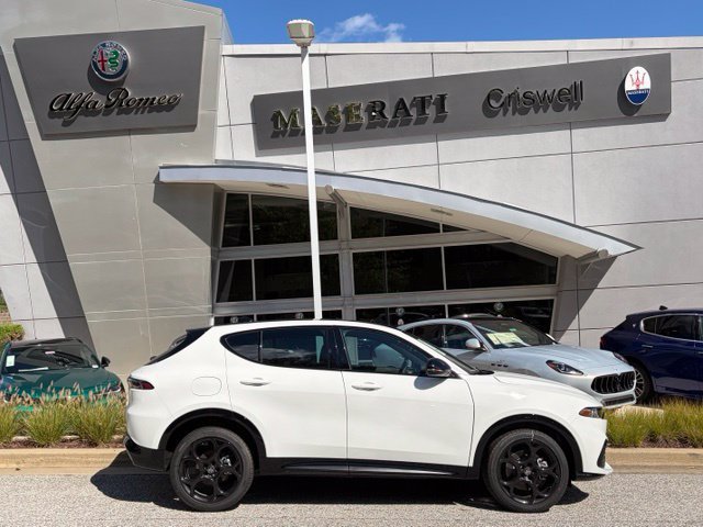 New 2026 Alfa Romeo Tonale w/ Red Premium Package AWD/4WD image 3