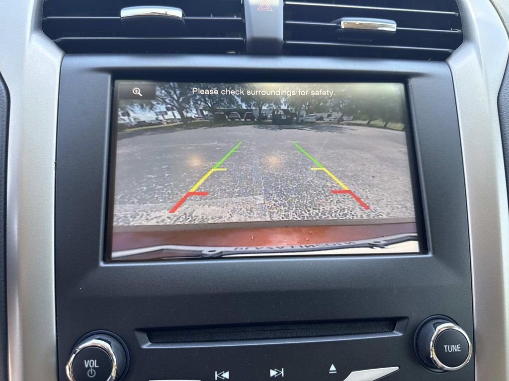 Used 2015 Ford Fusion SE w/ Equipment Group 202A FWD image 24