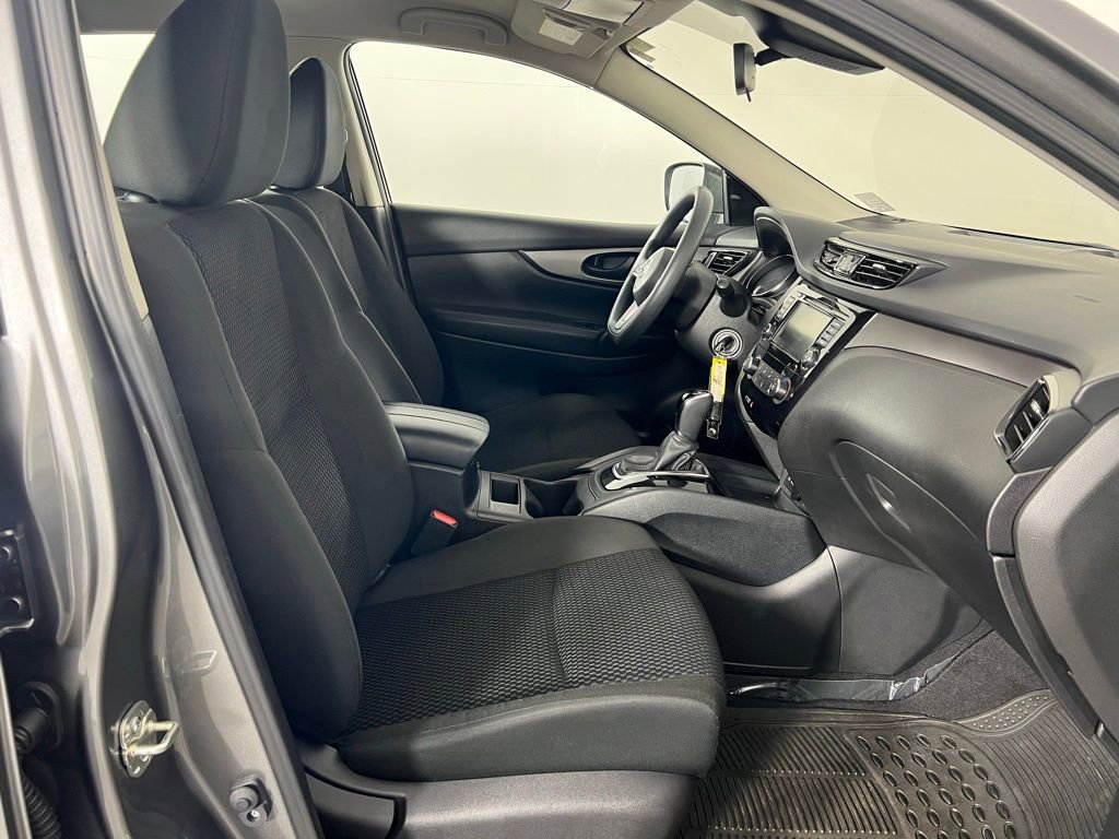 Used 2022 Nissan Rogue Sport S image 14