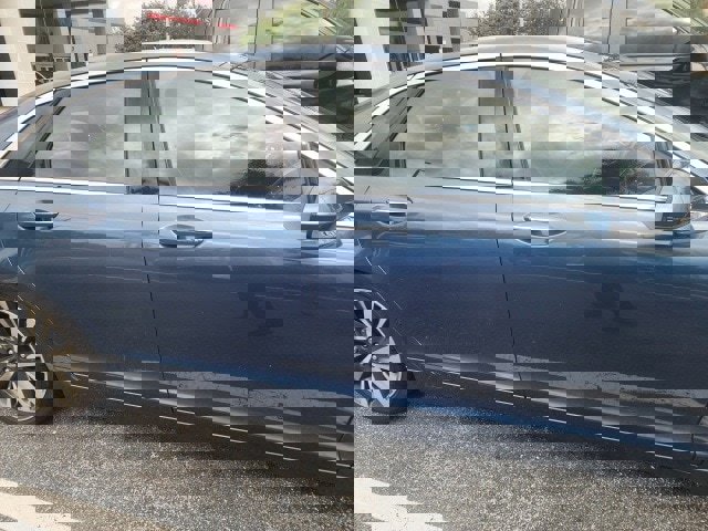 Used 2019 Lincoln MKZ Reserve w/ Luxury Package image 4