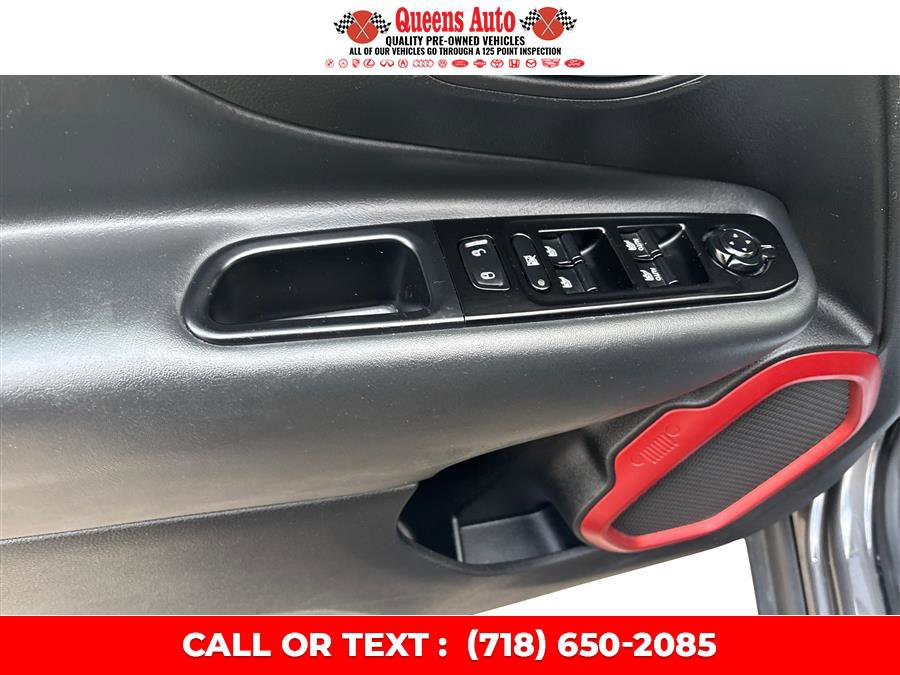 Used 2021 Jeep Renegade Trailhawk image 23