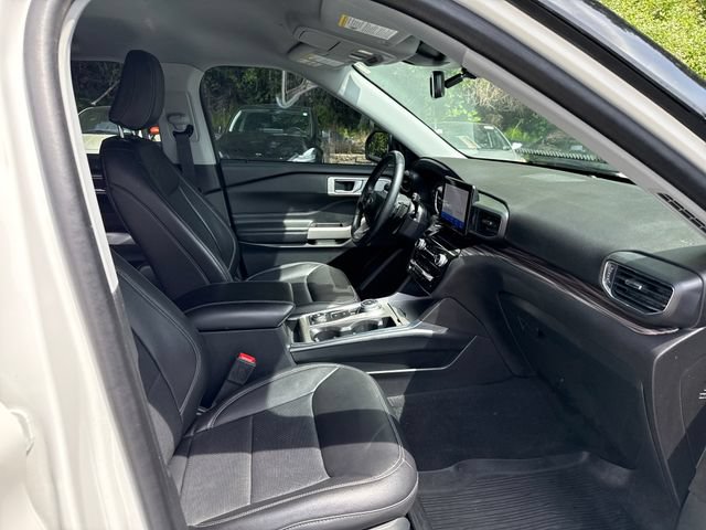 Used 2021 Ford Explorer Limited w/ Equipment Group 301A AWD/4WD image 9