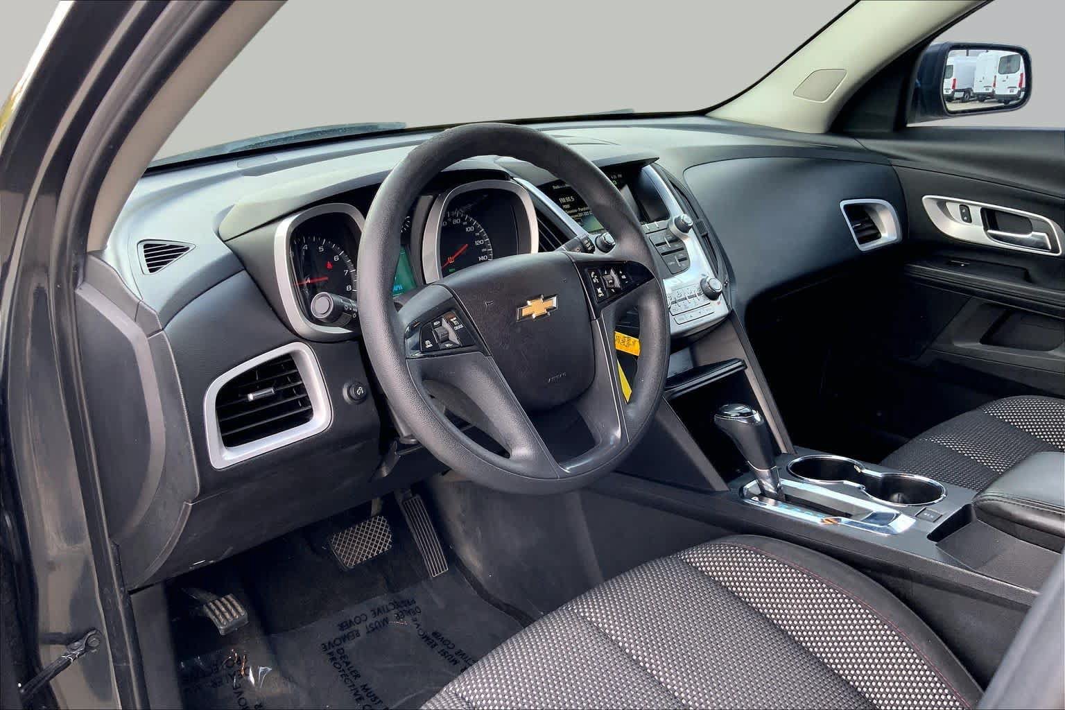 Used 2017 Chevrolet Equinox LS FWD image 16