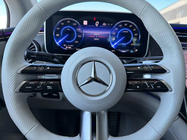 Used 2023 Mercedes-Benz EQE 500 4MATIC Sedan image 29