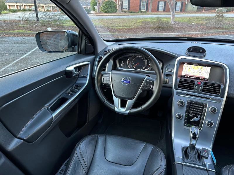 Used 2017 Volvo XC60 T6 Dynamic w/ Preferred Option Package image 39