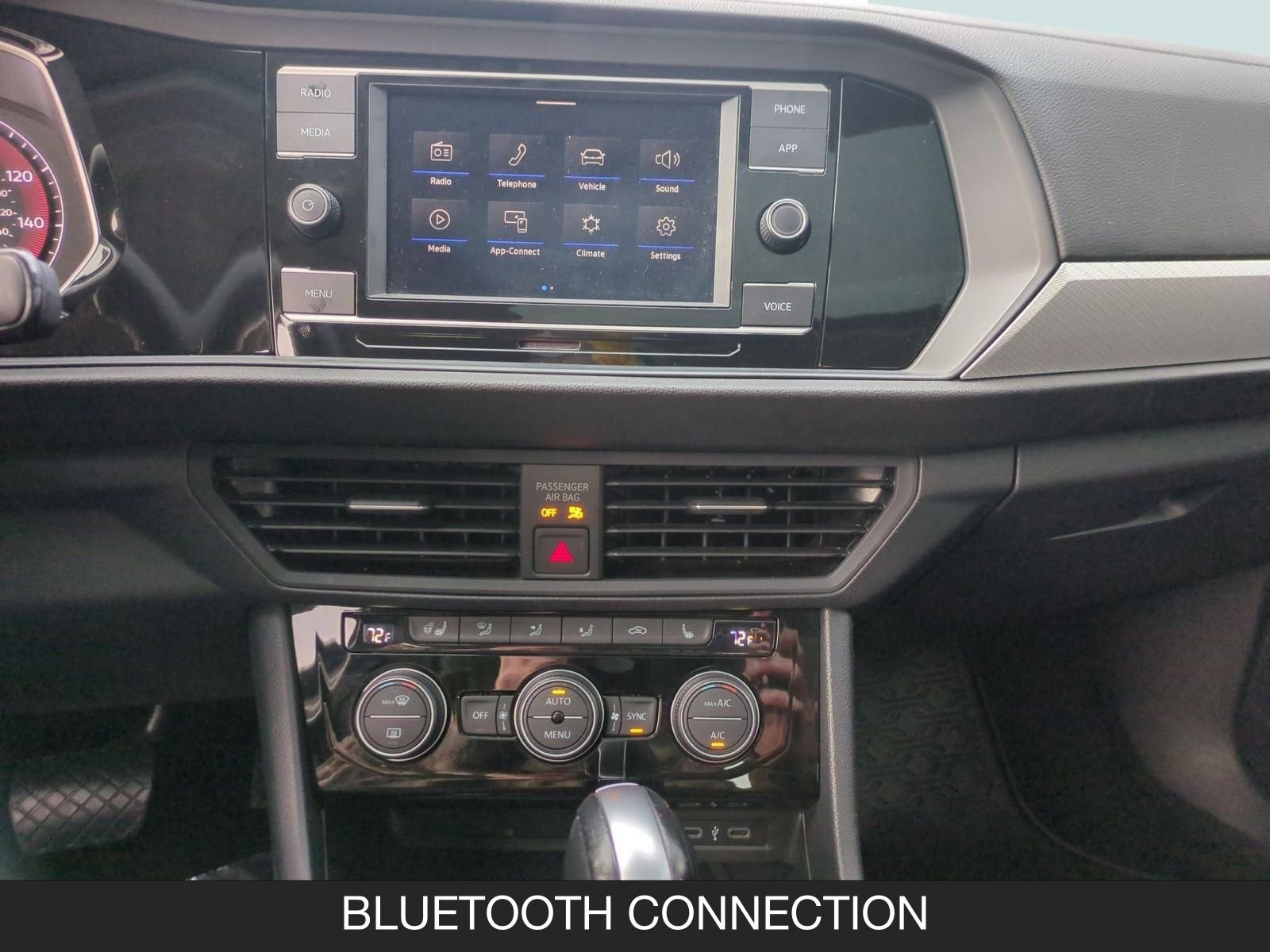 Used 2021 Volkswagen Jetta SE w/ SE Cold Weather Package image 17