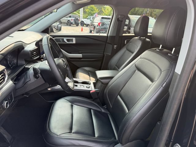 Certified 2024 Ford Explorer XLT w/ Equipment Group 202A AWD/4WD image 6