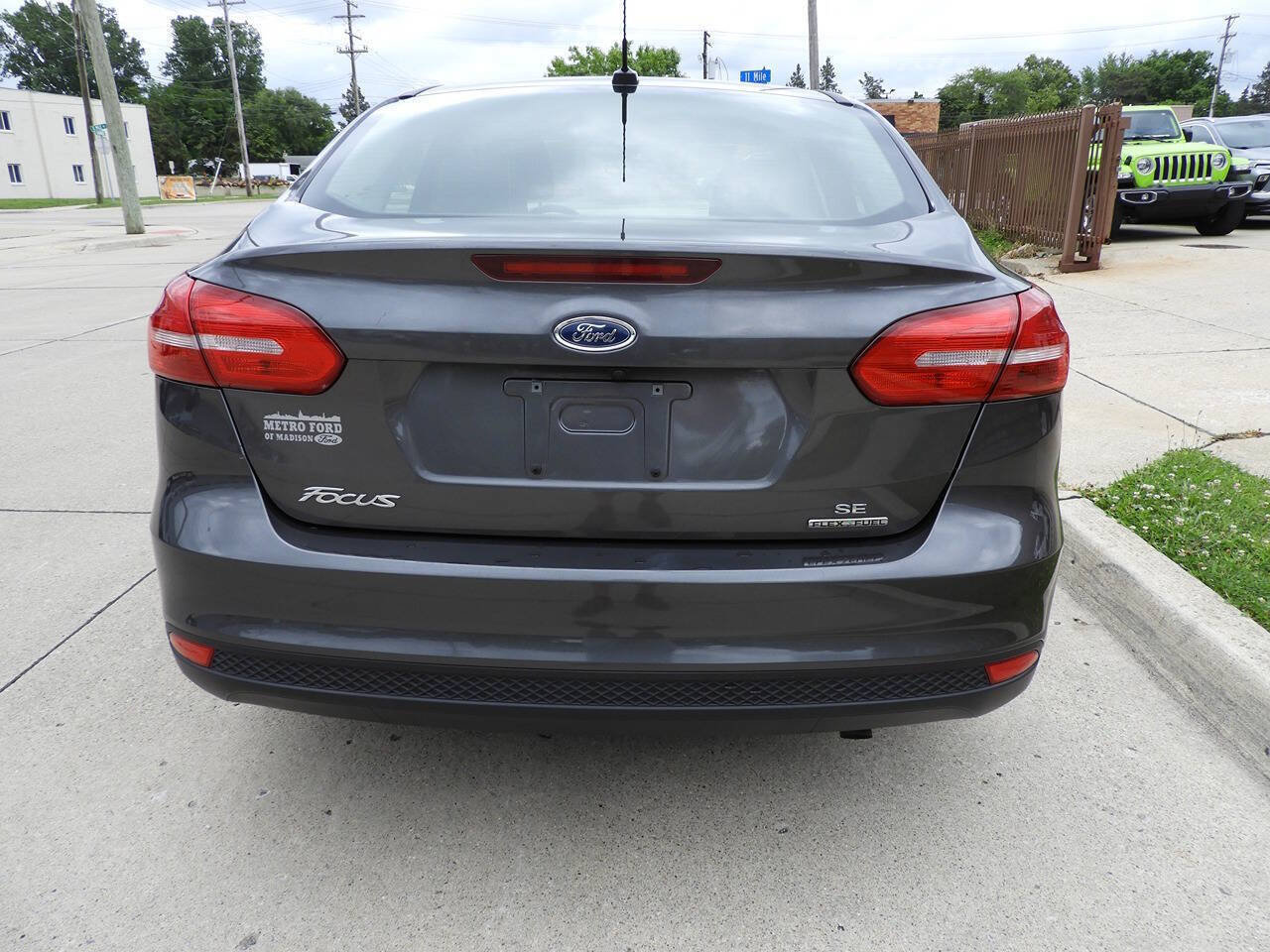 Used 2017 Ford Focus SE FWD image 8