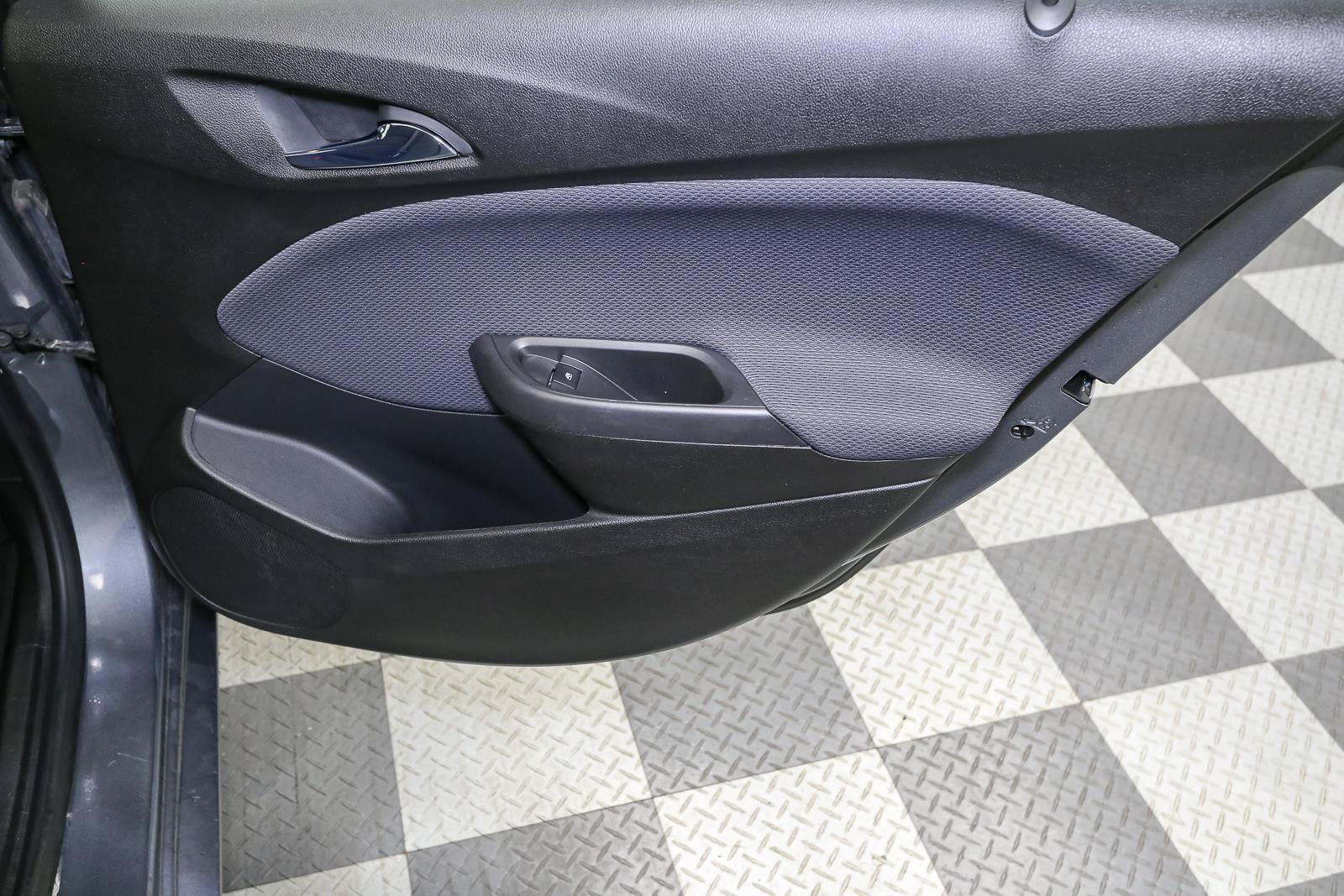 Used 2019 Chevrolet Cruze LT FWD image 20