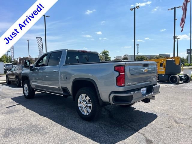 Used 2025 Chevrolet Silverado 2500 High Country w/ Technology Package AWD/4WD image 5